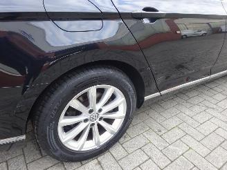Volkswagen Passat Variant 1.6 TDI Highline, Panorama, Leer/alca, DAB+, Navi, 3 zone Airco picture 25