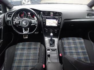 Volkswagen Golf GTE Pug-in Hybride 110kw, Panorama, Lane assist picture 15