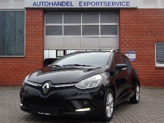 Coche accidentado Renault Clio 1.5 DCI Limited Editon, Airco, Cruise contro, Navi-MMS, PDC 2017/6