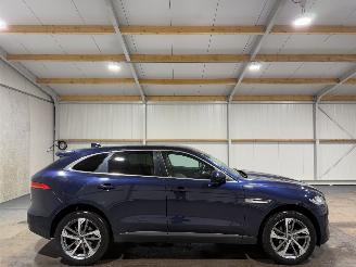 Damaged car Jaguar F-Pace 2.0 132kW Portforlio Automaat AWD 20D 2016/6
