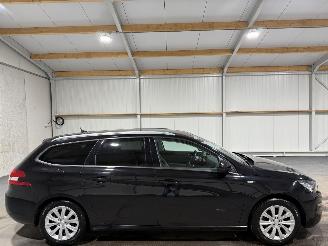 Avarii autoturisme Peugeot 308 1.2 96kW PureTech Style Airco Navi 2016/4