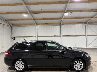 Auto incidentate Peugeot 308 SW 1.2 PureTech 96kW Style 2016/8