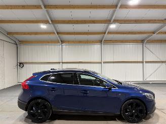 Avarii autoturisme Volvo V-40 1.6D2 84kW Cross Country Momentum 2015/2