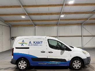 krockskadad bil bedrijf Peugeot Partner 1.6e-HDI 66kW Automaat XT Profit+ 2Tronic 2012/7