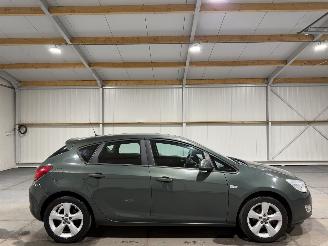 krockskadad bil auto Opel Astra 1.4 74kW Edition 2011/4