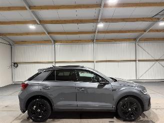 Schadeauto Volkswagen T-Roc 1.5TSI 110kW Automaat R-Line 2024/5