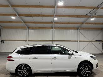 Unfallwagen Peugeot 308 1.5BlueHDI 96kW Automaat Premium Panoramadak 2018/11
