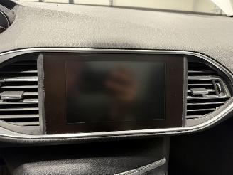 Peugeot 308 1.5BlueHDI 96kW Automaat Premium Panoramadak picture 22