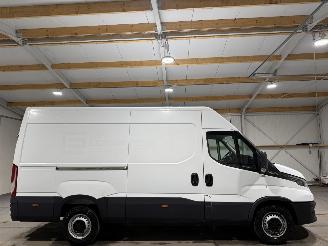 skadebil bedrijf Iveco Daily 2.3D 115kW Automaat 352L H3 2021/11