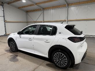 Peugeot e-208 50 kWh EV 350 picture 11