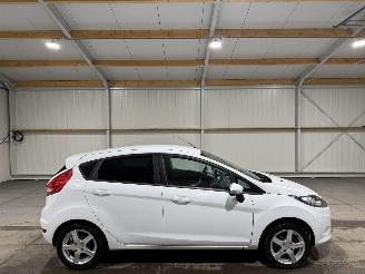 uszkodzony samochody osobowe Ford Fiesta 1.25 44kW Limited 2012/3