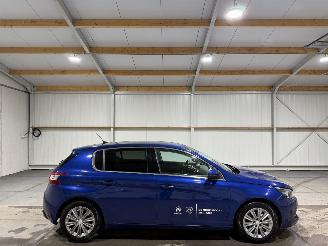 Damaged car Peugeot 308 1.2PureTech 96kW Automaat Allure 2018/2