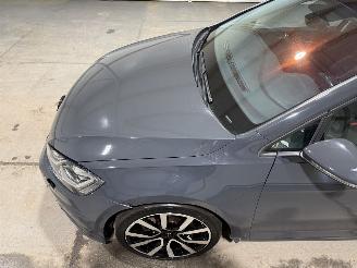 Volkswagen Golf 1.4TSI 110kW Automaat Highline Pano Business R picture 17