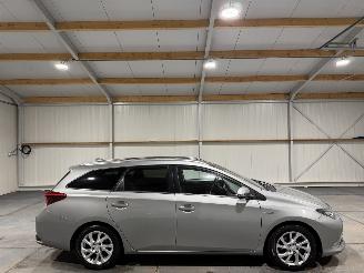 Vaurioauto  passenger cars Toyota Auris Touring Sports 1.8Hybrid 73kW Automaat Panoramadak Camera Lease Pro 2015/6