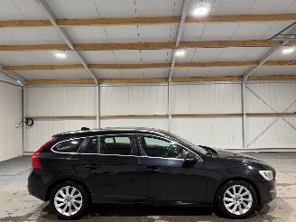 Unfallwagen Volvo V-60 2.0D4 133kW Automaat Ocean Race 2014/9