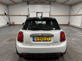 Mini Electric 33kWh 135kW Charged picture 8