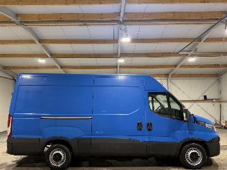 skadebil bedrijf Iveco Daily 35s13V 2.3D 93kW Trekhaak H3L 2015/3