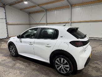 Peugeot e-208 50kWh 100kW Active Pack picture 11