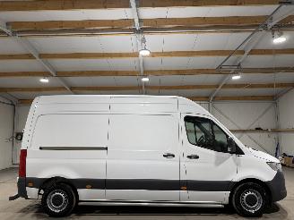 krockskadad bil bedrijf Mercedes Sprinter 211 1.9CDI 84kW L2H2 FWD 2022/1