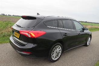 Damaged car Ford Focus 1.0 92kw euro 6 Eco Boost Titanium Business Camera Navigatie  12-2019 2019/12