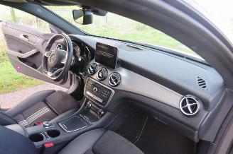 Mercedes Cla-klasse 200 D Automaat 136pk Shooting Break AMG Edition Glasendak [ Facelift model picture 19