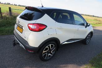 krockskadad bil auto Renault Captur 0.9 TCE 62.000km Nap 90pk Helly Hansen 2015 Camera Leer Navigatie  [ nieuwstaat 2015/8