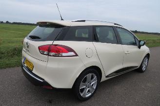 Vaurioauto  passenger cars Renault Clio 1.5 DCI Eco Expression   205.000km nap Navigatie Airco  2015 Topstaat 2015/12
