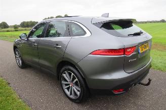 Auto incidentate Jaguar F-Pace 2.0D 180pk Automaat Portofolio 4 AWD Panoramadak  [ splinter nieuwe Motor bij 137.000 km SUV 2016/7