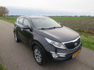Unfallwagen Kia Sportage 1.6 GDi  135pk Di Businesline 142.000km Suv   2014 Camra leer [ vol optie 2014/6