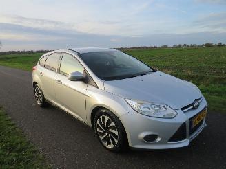 Ford Focus 1.0 101 pk Eco Boost  5drs Navigatie Airco  2013 picture 14