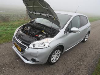 Peugeot 208 1.2 VTI 82PK  126.000km Nap 5Drs Airco  2013 picture 7