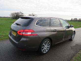 Unfallwagen Peugeot 308 SW 1.2eTHP 131pk!!! Automaat Allure 178.000km nap Camera leer Navigatie Splinter nieuw 2014/9