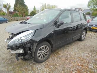 Unfallwagen Renault Grand-espace Grand Scénic 1.2 TCe Limited 7p. 2016/1