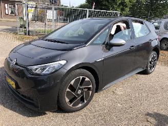 Damaged car Volkswagen ID.3 iD.3 First 58 kWh 2020/10