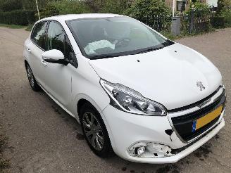 Coche accidentado Peugeot 208 208 1.5 BlueHDi Blue Lease Active 2019/6