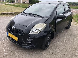 Coche accidentado Toyota Yaris 1.0 VVTI 2007/4