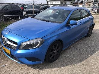 Voiture accidenté Mercedes A-klasse A-klasse 180 CDI Lease Edition 4U3 2014/10