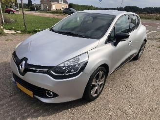 krockskadad bil auto Renault Clio Clio 0.9 TCe Expression66 2014/7