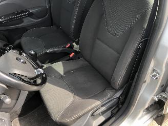 Renault Clio Clio 0.9 TCe Expression66 picture 17
