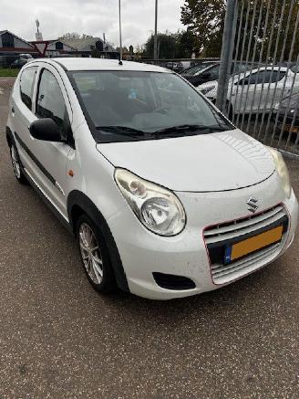 Vaurioauto  passenger cars Suzuki Alto  2010/9