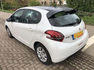 Voiture accidenté Peugeot 208 208 1.2 PureTech Blue Lion 2017/4