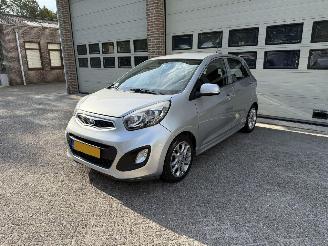 skadebil auto Kia Picanto 1.2 CVVT Comfort Pack Airco NAP ! 2012/4