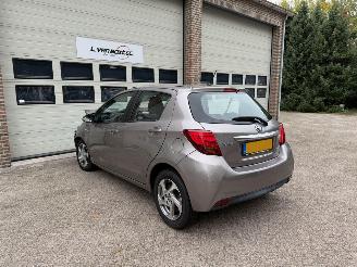 krockskadad bil auto Toyota Yaris 1.5 Hybrid Lease Navi Airco NAP ! 2015/1
