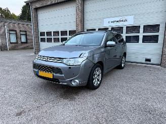 Mitsubishi Outlander 2.0 PHEV Instyle Schuifdak Leder Navi Clima NAP ! picture 2