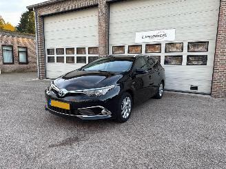 Damaged car Toyota Auris Touring Sports 1.8 Hybrid Executive Navi Clima Cruise NAP ! 2015/10