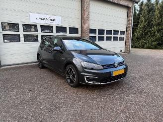 Vaurioauto  passenger cars Volkswagen Golf 1.4 TSI GTE Pano Leder NAP ! 2015/9