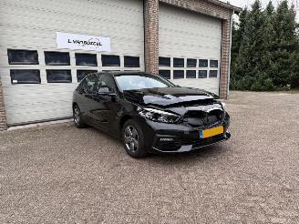 krockskadad bil auto BMW 1-serie 118i Automaat Virtual Clima Navi 52850 Km NAP ! 2013/11