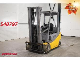 krockskadad bil machine Jungheinrich  EFG320 Heftruck BY 2017 2017/5
