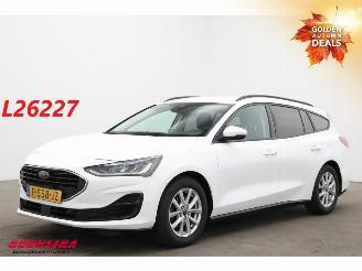 krockskadad bil auto Ford Focus 1.5 EcoBlue Trend Navi Airco Cruise PDC AHK 2022/3