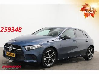 Vaurioauto  passenger cars Mercedes A-klasse 180 LED Navi Clima Cruise Camera SHZ 32.862 km! 2021/11